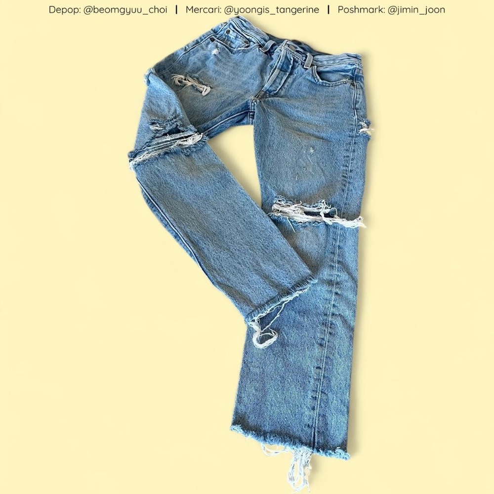 High waisted distressed Levi’s straight jeans